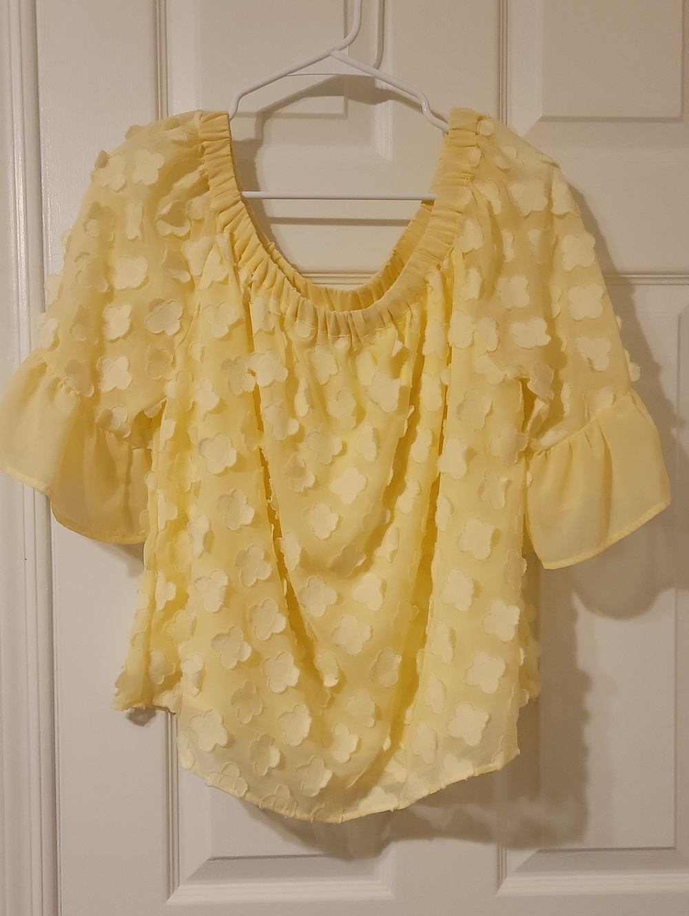 Adiva Light Yellow 3D Floral Puff Sleeve Blouse